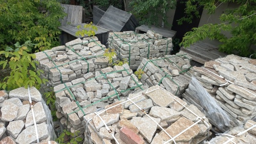 Плитняк гранитный галтованный купить в Протвино