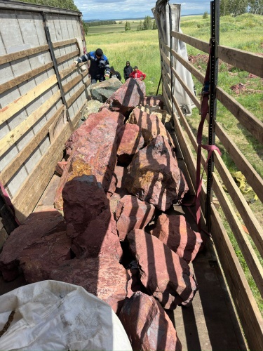 Ландшафтные глыбы красно-фиолетовые 200-1000 килограмм купить в Протвино