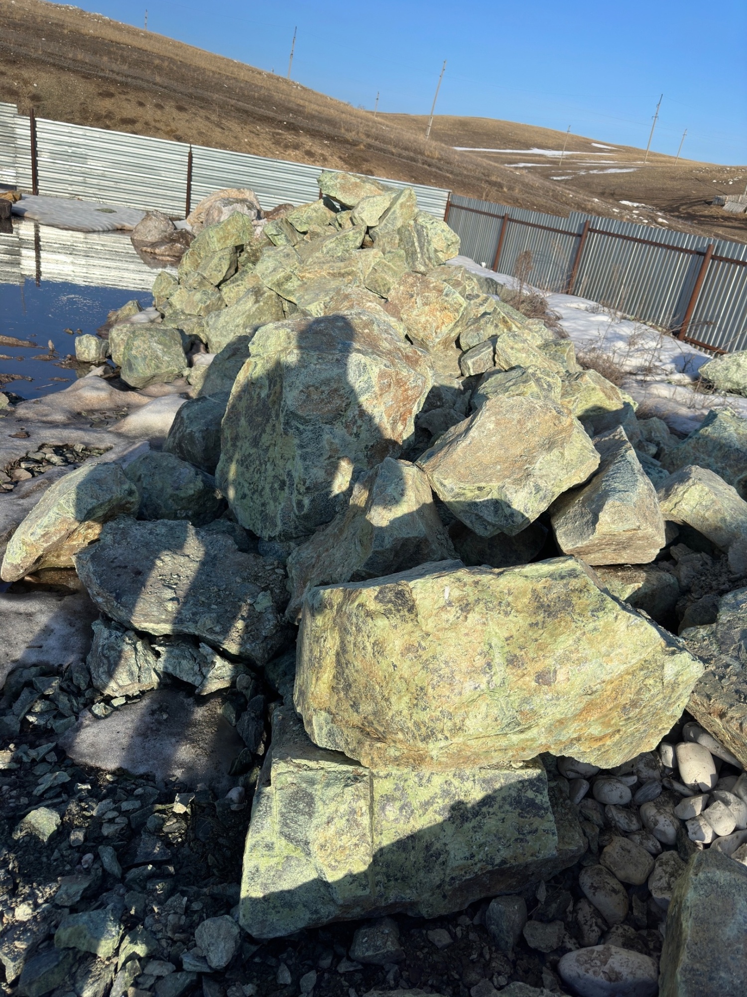 Камни для ландшафтного дизайна зелёные 10-60 килограмм купить в Протвино