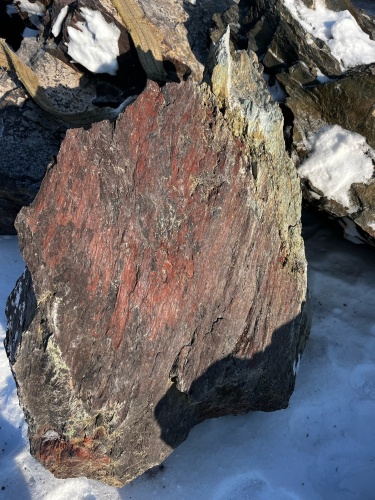 Ландшафтные глыбы красно-фиолетовые 200-1000 килограмм купить в Протвино