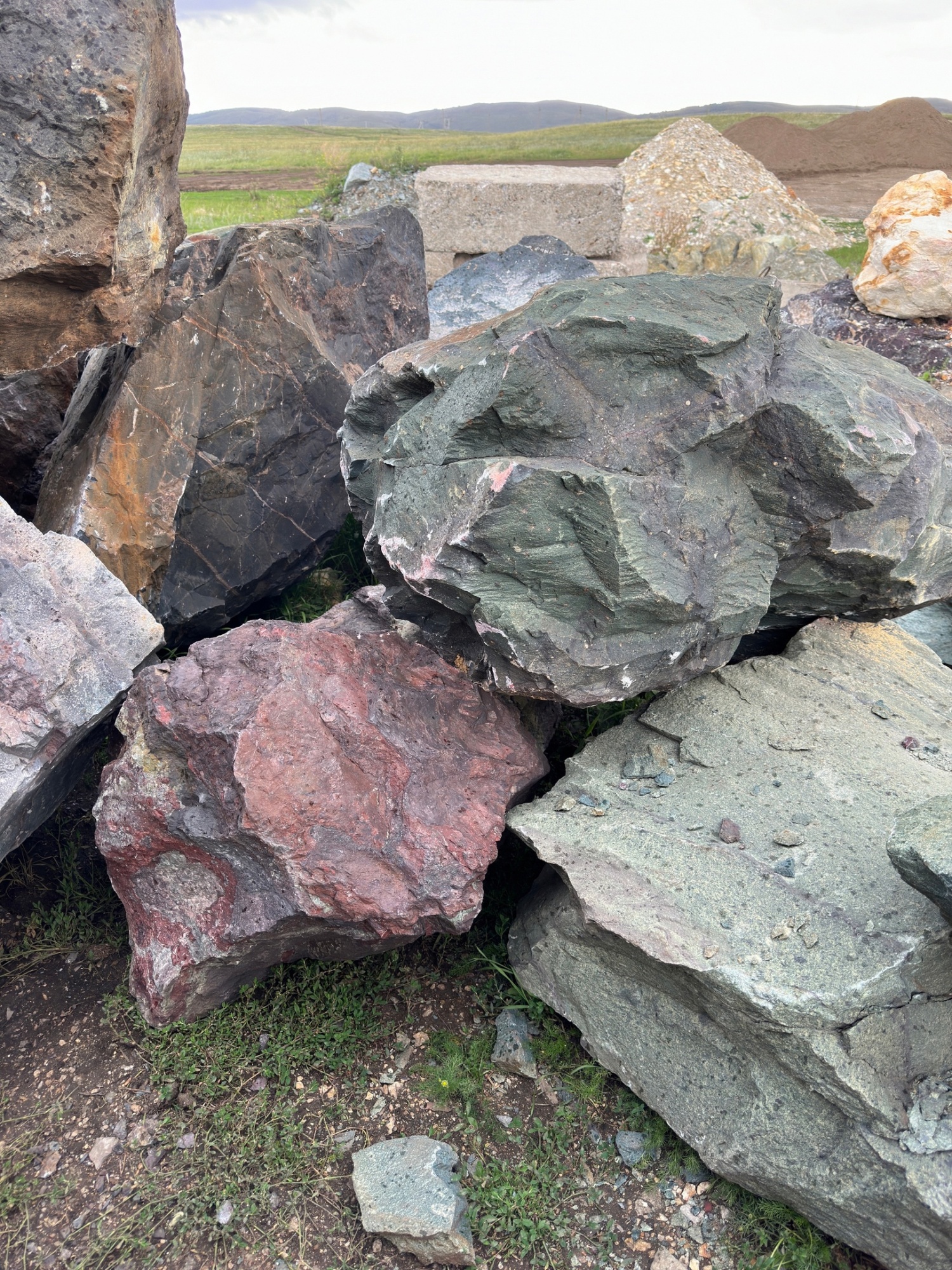 Камни для ландшафтного дизайна зелёные 10-60 килограмм купить в Протвино