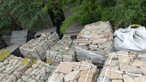 Плитняк гранитный галтованный купить в Протвино