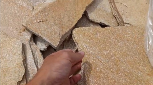 Плитняк златолит жёлтый золотистый для отмостки купить в Протвино