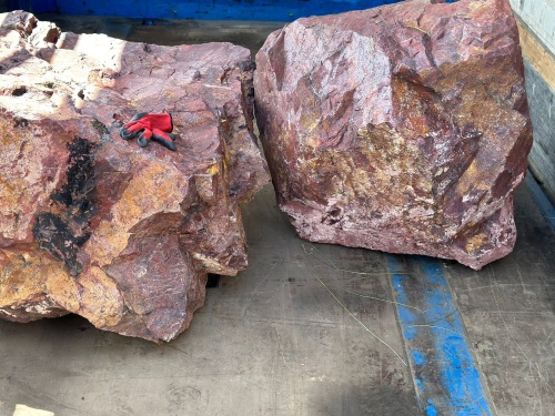 Ландшафтные глыбы красно-фиолетовые 200-1000 килограмм купить в Протвино
