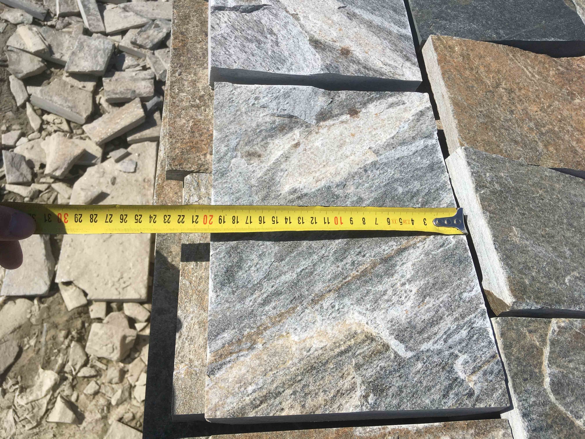 Плитка пилёная златолит Уральский для цоколя, отмостки купить в Протвино