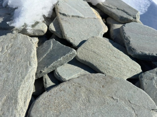 Плитняк златолит зелёный галтованный для цоколя купить в Протвино