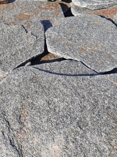 Златолит серебристый галтованный для лестниц купить в Протвино